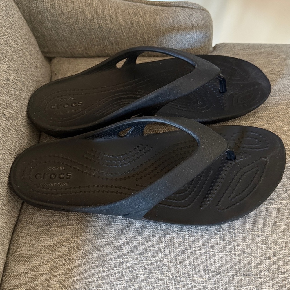 Woman’s Crocs Flip-flops - Picture 2 of 2